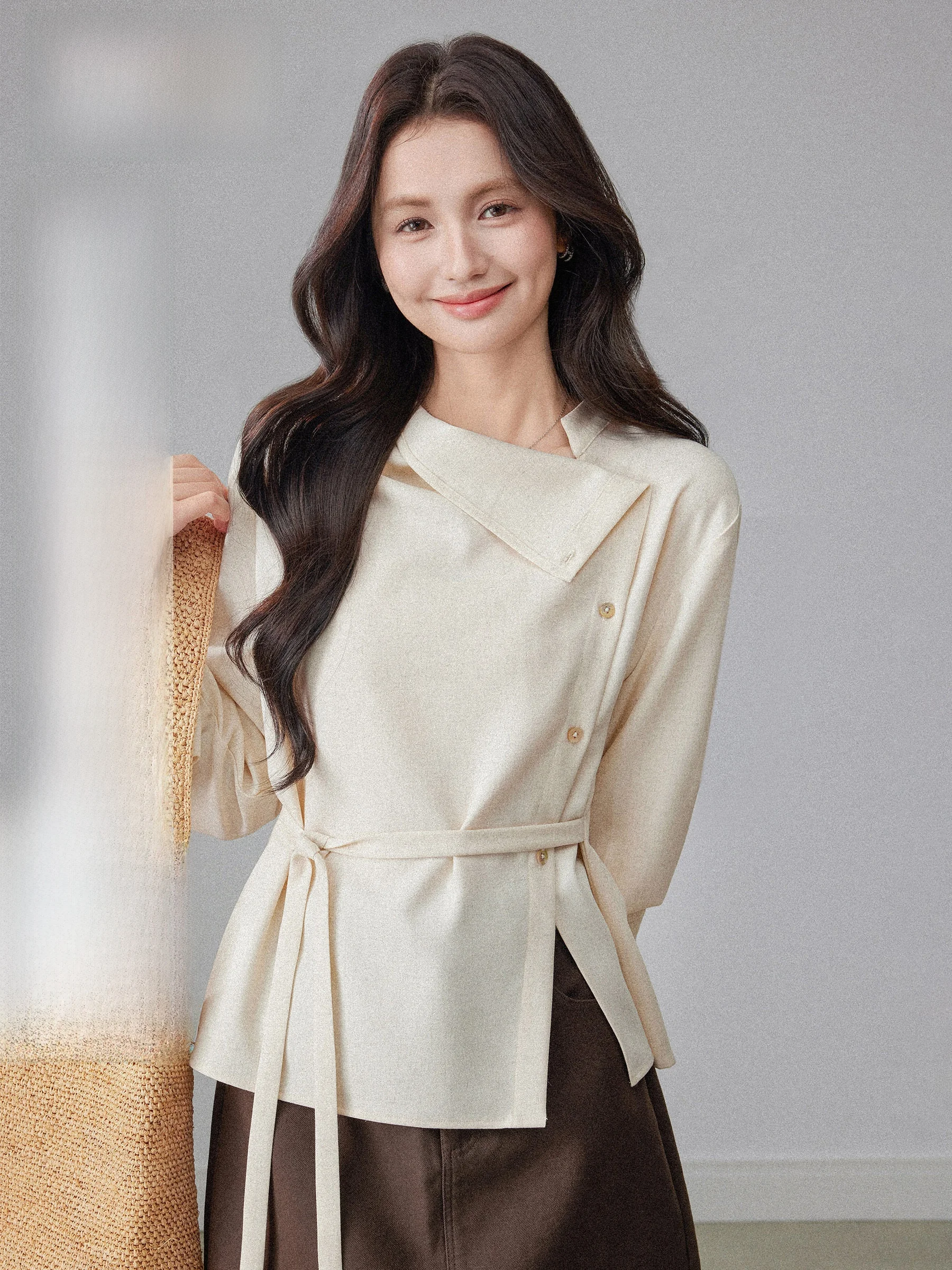 Женская рубашка Ele Chic для ранней весны с эффектом утончения талии, длинными рукавами и пуговицами, модный французский стиль K26C06006
Женская рубашка Ele Chic для ранней весны с эффектом утончения талии, длинными рукавами и пуговицами, модный французский стиль K26C06006