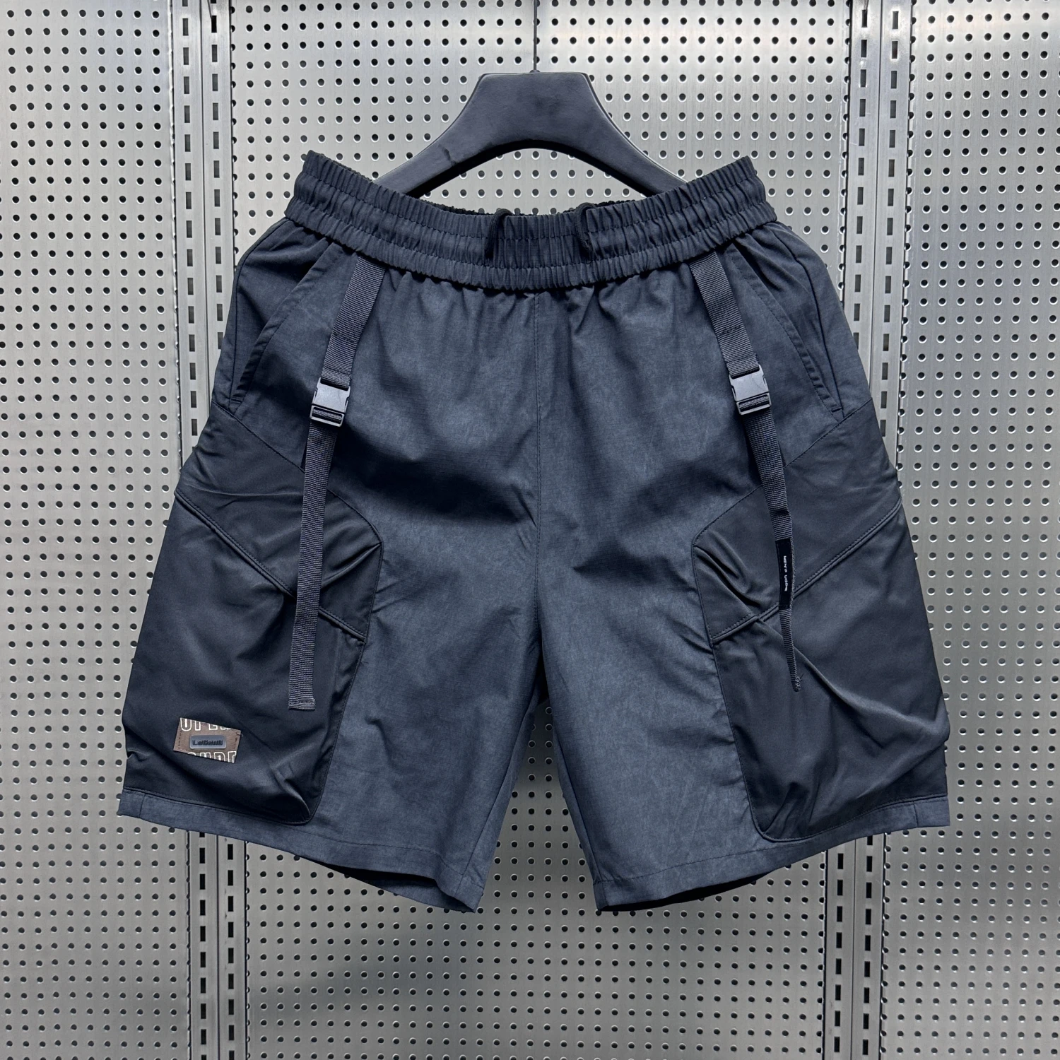 Мужские летние тонкие быстросохнущие рабочие шорты с модными персонализированными цветными вставками и 3D-эффектом, молодежные брюки Haome средней посадки
Мужские летние тонкие быстросохнущие рабочие шорты с модными персонализированными цветными вставками и 3D-эффектом, молодежные брюки Haome средней посадки