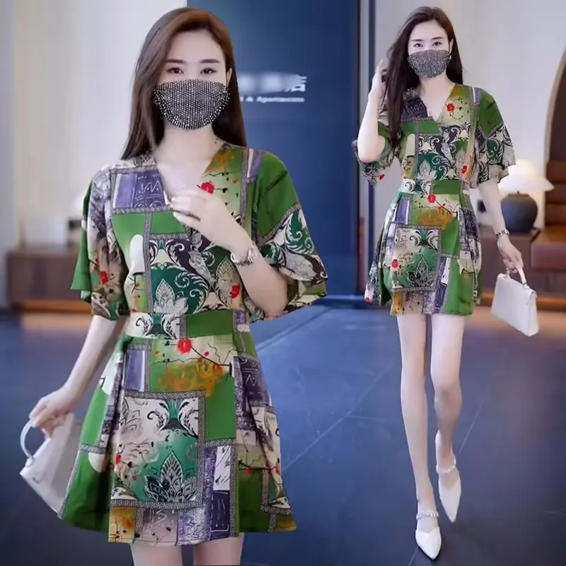 High End Short Sleeved Fitness Suit for Women in Summer 2025 New Thin Loose Collared Casual Stylish top Two-piece Commuting Set
High End Short Sleeved Fitness Suit for Women in Summer 2025 New Thin Loose Collared Casual Stylish top Two-piece Commuting Set