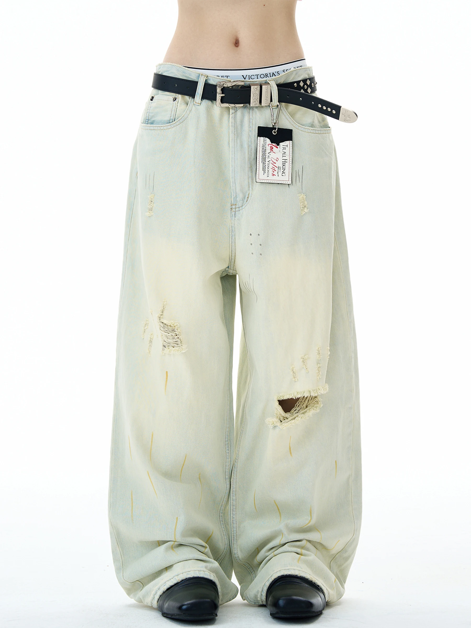 MADWITCH American Sle Streetwear Ripped Denim Jeans Men's Loose Casual Wide Leg Straight Old-Time Pants Cotton Fabric
MADWITCH American Sle Streetwear Ripped Denim Jeans Men's Loose Casual Wide Leg Straight Old-Time Pants Cotton Fabric