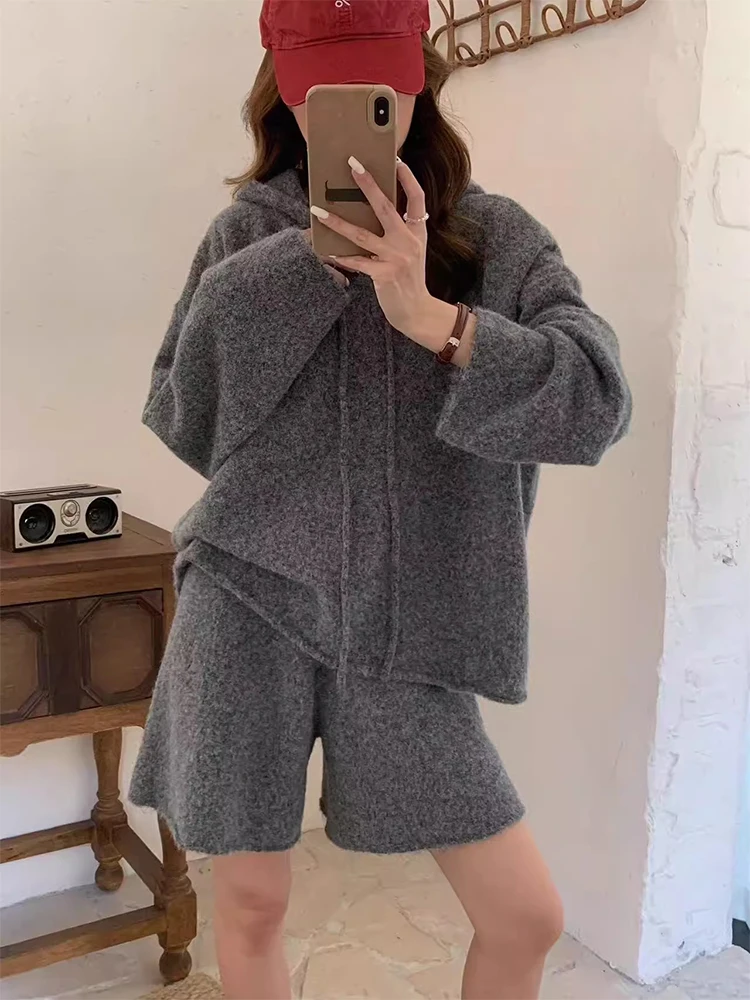 Clothland Women Knitting Sweater Suit Hooded Long Sleeve Loose Pullover Elastic Band Mini Shorts Fashion Two Piece Set TA679
Clothland Women Knitting Sweater Suit Hooded Long Sleeve Loose Pullover Elastic Band Mini Shorts Fashion Two Piece Set TA679