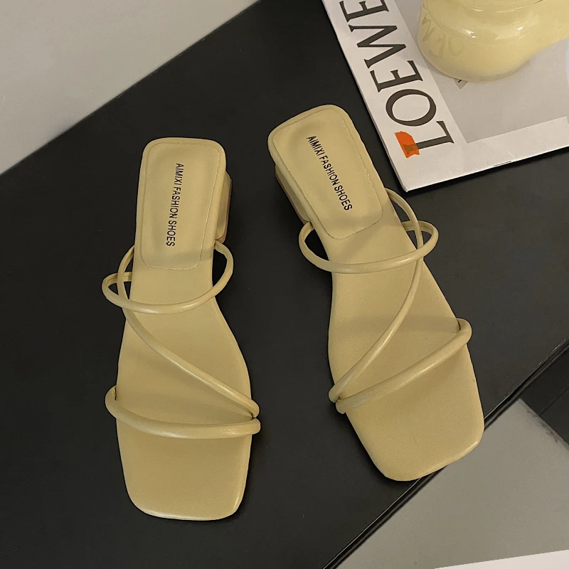 2023 Elegant Slip-On Heels Slippers Summer Vintage Square Heels Thin Strap Sandals For Women Fashion Black White Shoes Lady Hot
2023 Elegant Slip-On Heels Slippers Summer Vintage Square Heels Thin Strap Sandals For Women Fashion Black White Shoes Lady Hot