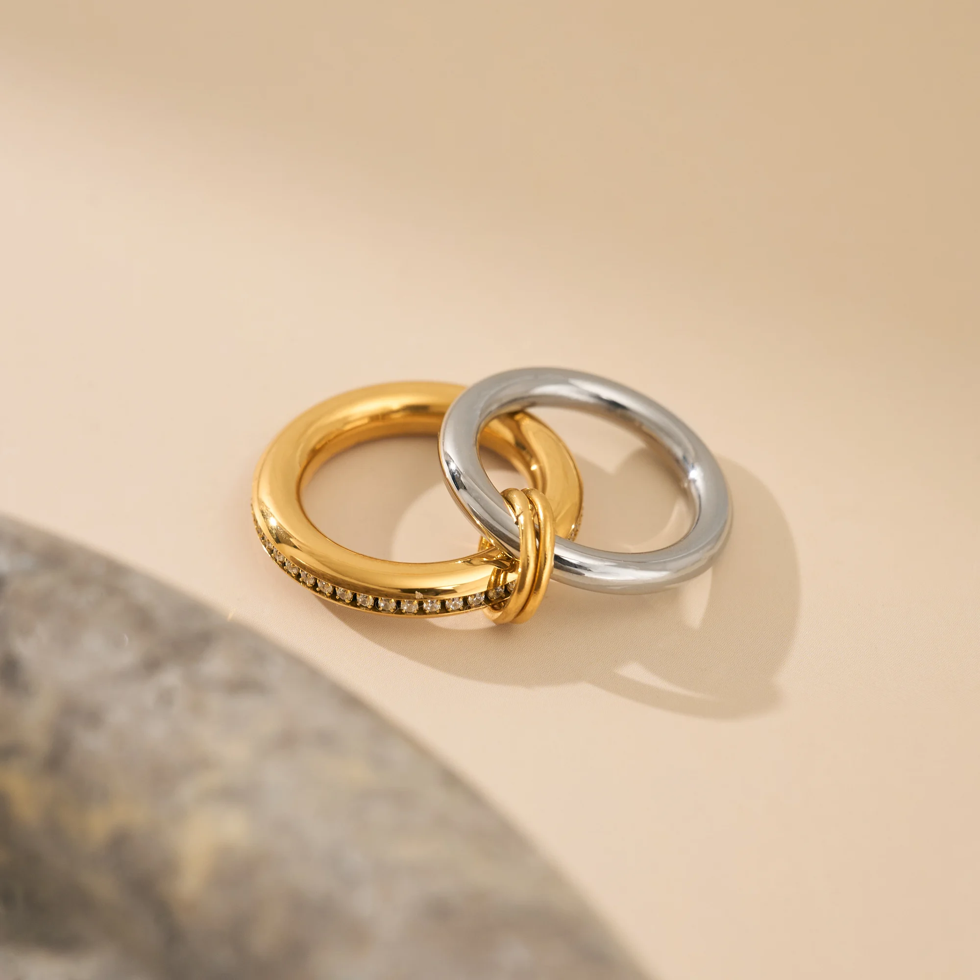 DASEIN 2025 New Double Layer Bead Circle Zircon Ring INS 18k PVD Gold Plated Stainless Steel Boho Couple Unisex Jewelry Gifts
DASEIN 2025 New Double Layer Bead Circle Zircon Ring INS 18k PVD Gold Plated Stainless Steel Boho Couple Unisex Jewelry Gifts
