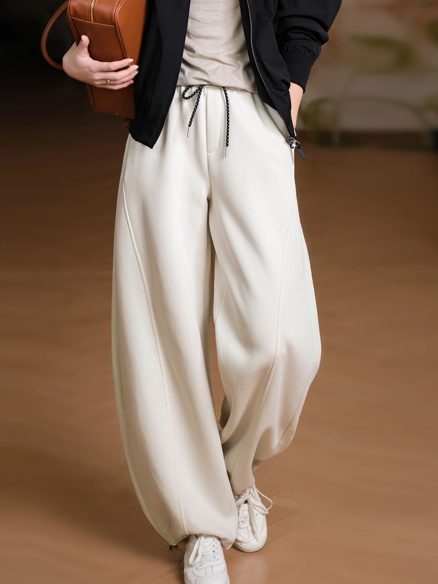 Skin-friendly Cotton Drawstring Casual Pants Elastic Waist Baggy Trousers Two-wear Design Decorative Split Line Ladies' Leisu...
Skin-friendly Cotton Drawstring Casual Pants Elastic Waist Baggy Trousers Two-wear Design Decorative Split Line Ladies' Leisu...
