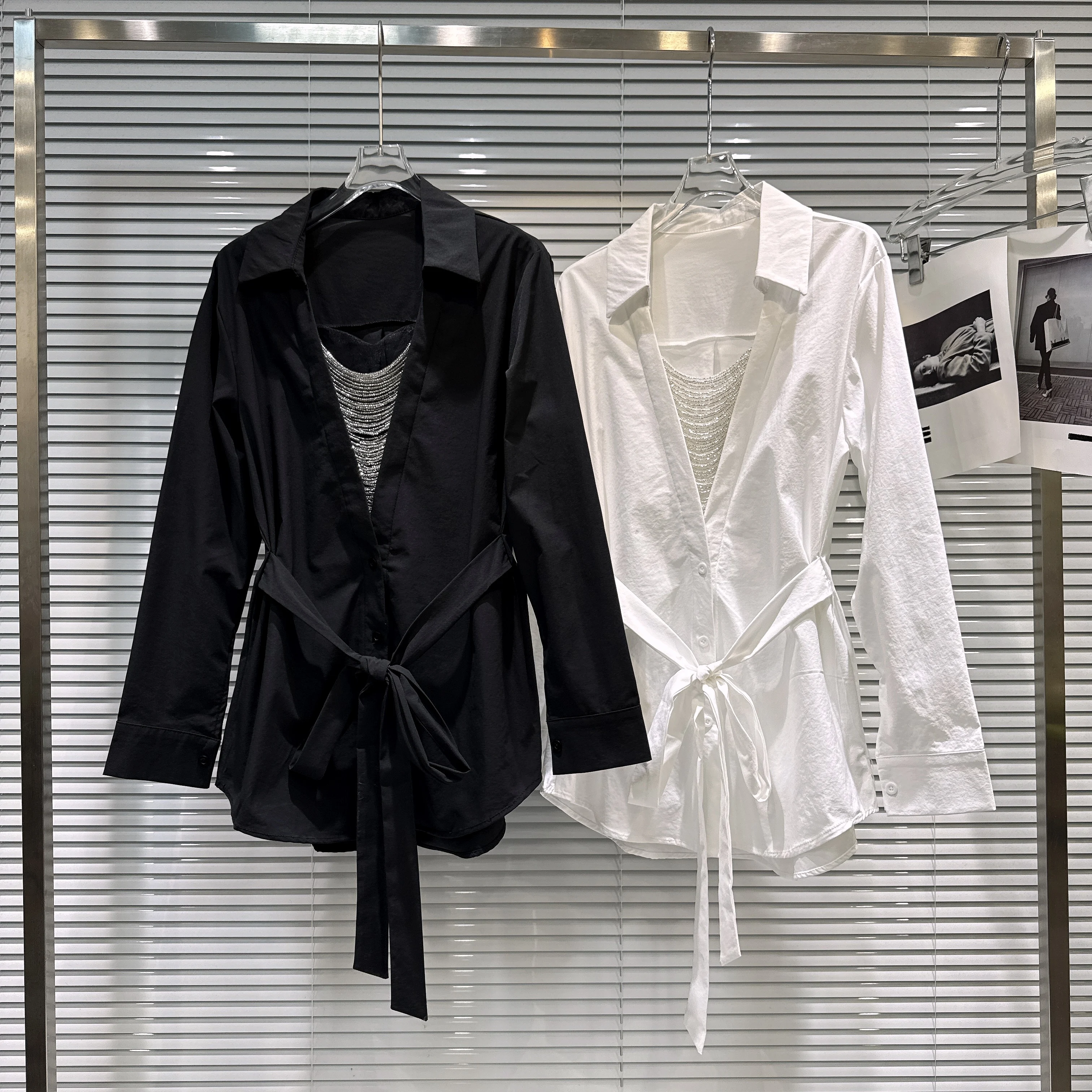 Gagarich 2025 Women Blouse Autumn Winter New Style Elegant Beaded Diamond Chain Collar Strap Waist Mid Length Shirt Top
Gagarich 2025 Women Blouse Autumn Winter New Style Elegant Beaded Diamond Chain Collar Strap Waist Mid Length Shirt Top