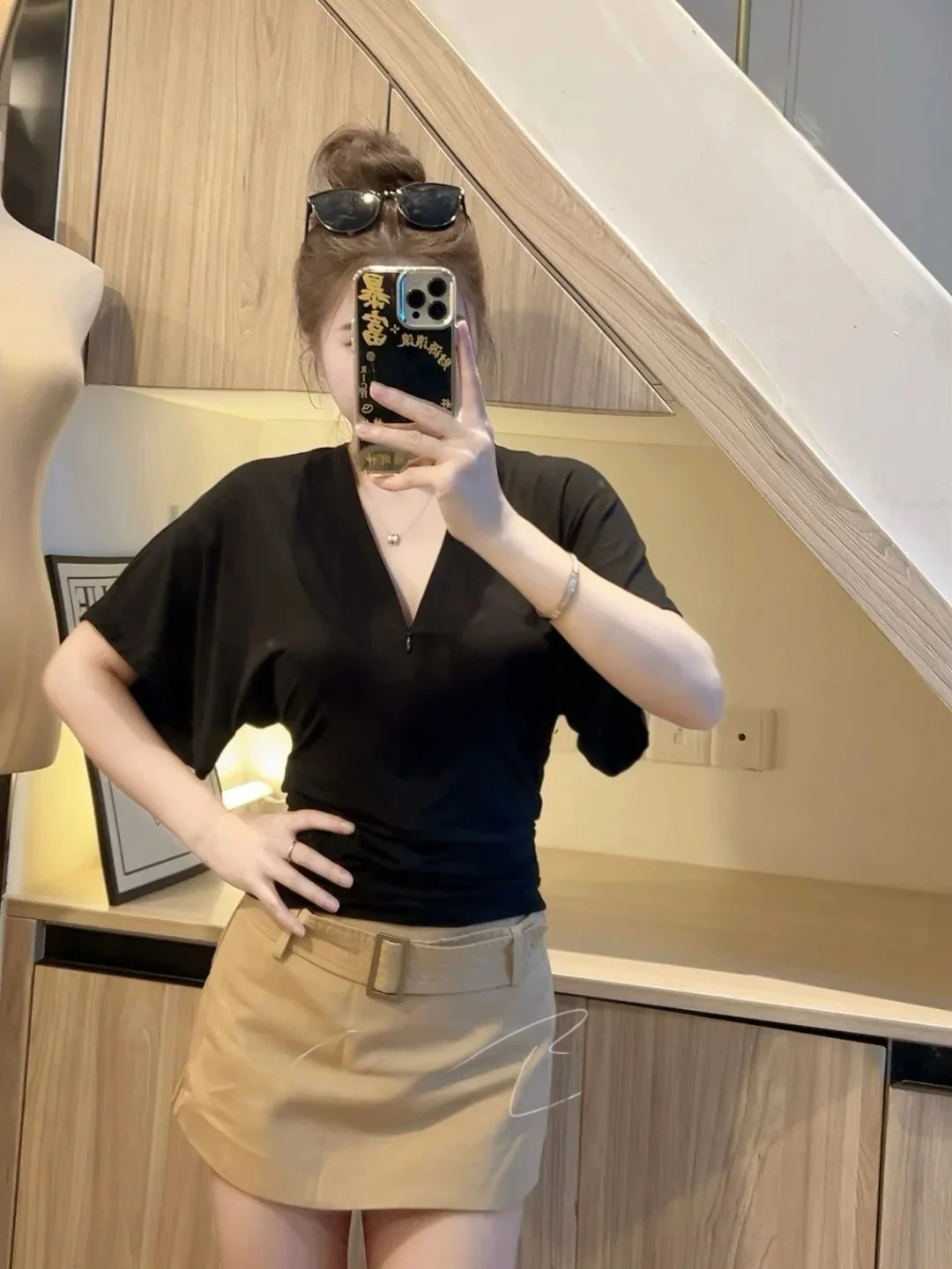 Low Waist Batwing Sleeve V-Neck Knitted Skirt Versatile Fashion Set Casual Chic Style Summer Collection Women's Skirt
Low Waist Batwing Sleeve V-Neck Knitted Skirt Versatile Fashion Set Casual Chic Style Summer Collection Women's Skirt
