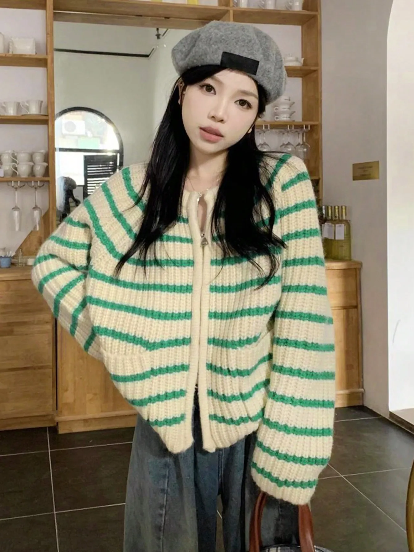 Korean Chic Green Stripesd Knitted Cardigan Jacket for Women in Autumn and Winter New Style Unique Top
Korean Chic Green Stripesd Knitted Cardigan Jacket for Women in Autumn and Winter New Style Unique Top