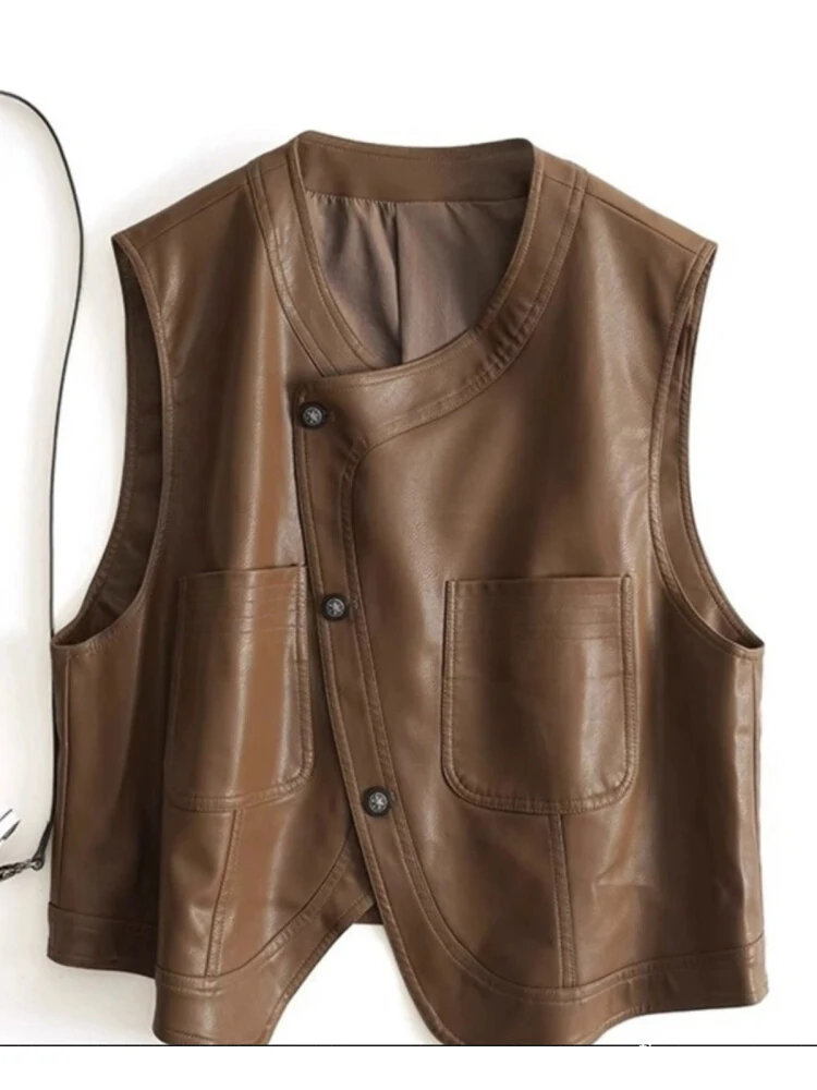 Retro Hong Kong Sle PU Leather Vest Women's Outerwear Autumn Season Irregular Layering Design Unique Sensation Button up V ...
Retro Hong Kong Sle PU Leather Vest Women's Outerwear Autumn Season Irregular Layering Design Unique Sensation Button up V ...