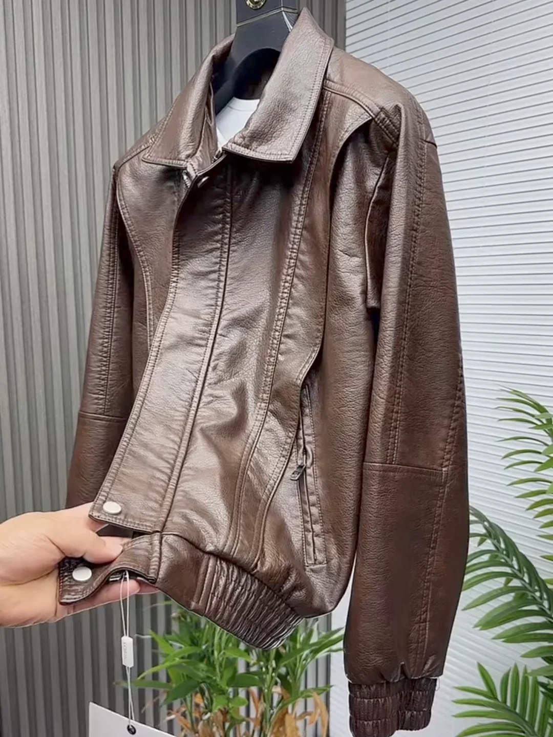 High Quali Faionable PU Leather Collared Jaet for Men Casual Versatile Autumn Outerwear Cool Busin Sle
High Quali Faionable PU Leather Collared Jaet for Men Casual Versatile Autumn Outerwear Cool Busin Sle