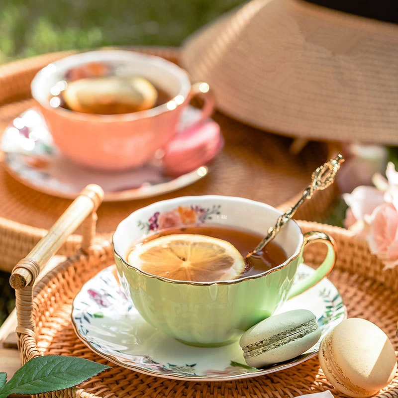 Ceramic New Bone China European Light Luxury Coffee Cups and Saucers Set Vintage Flower Tea Cups Wedding Gift Accompaniment Gift
Ceramic New Bone China European Light Luxury Coffee Cups and Saucers Set Vintage Flower Tea Cups Wedding Gift Accompaniment Gift