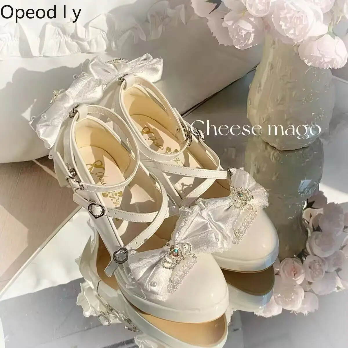 Japanese Original Sweet and Elegant Lolita High Heels Cute Bow Flower Wedding Patent Leather Women's Lo Shoes
Japanese Original Sweet and Elegant Lolita High Heels Cute Bow Flower Wedding Patent Leather Women's Lo Shoes