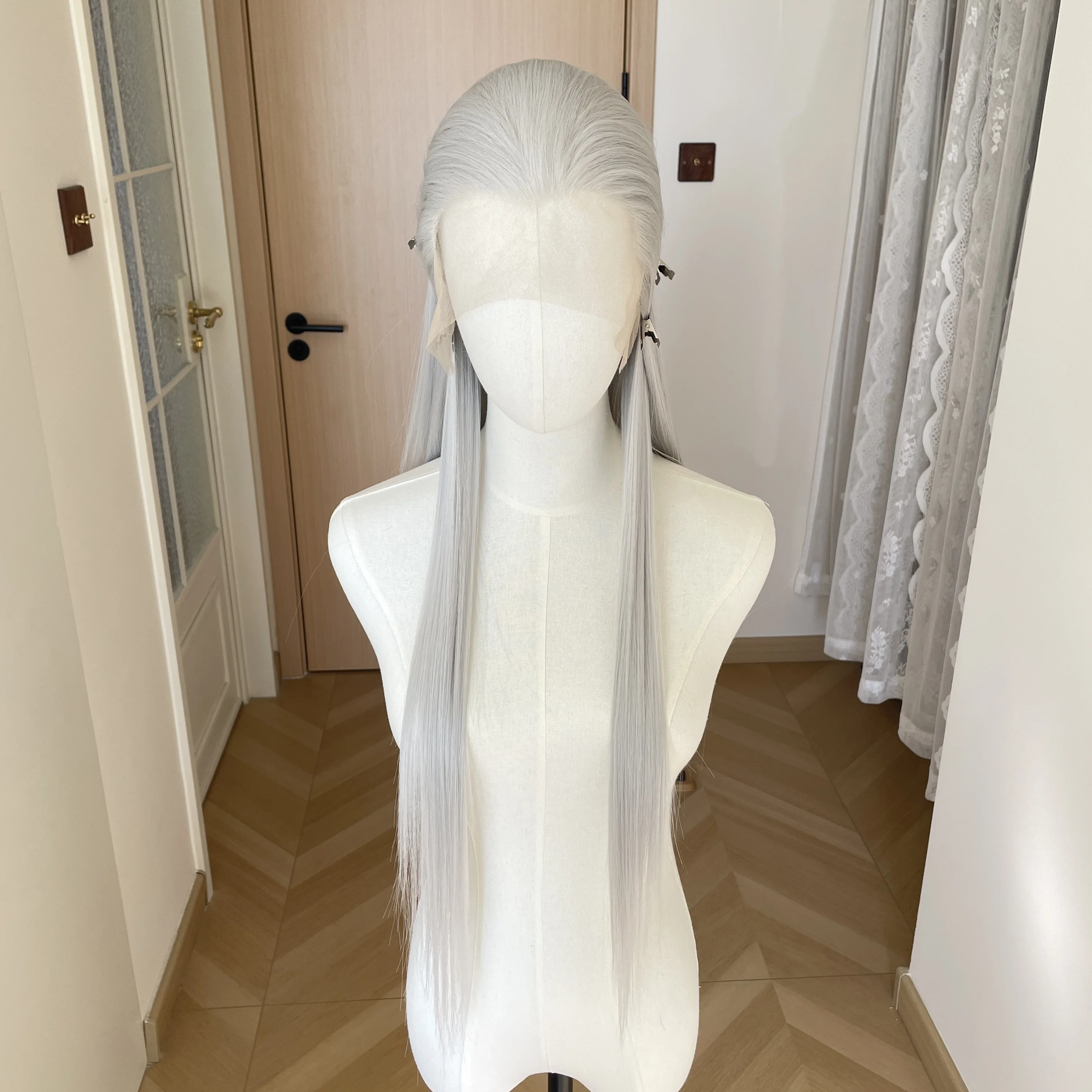26 Inch Long Straight 13x4 Synthetic Lace Front Wigs for Women Widow‘s Peak Silver Grey Elf Cosplay Wigs Free Part Glueless 150%
26 Inch Long Straight 13x4 Synthetic Lace Front Wigs for Women Widow‘s Peak Silver Grey Elf Cosplay Wigs Free Part Glueless 150%
