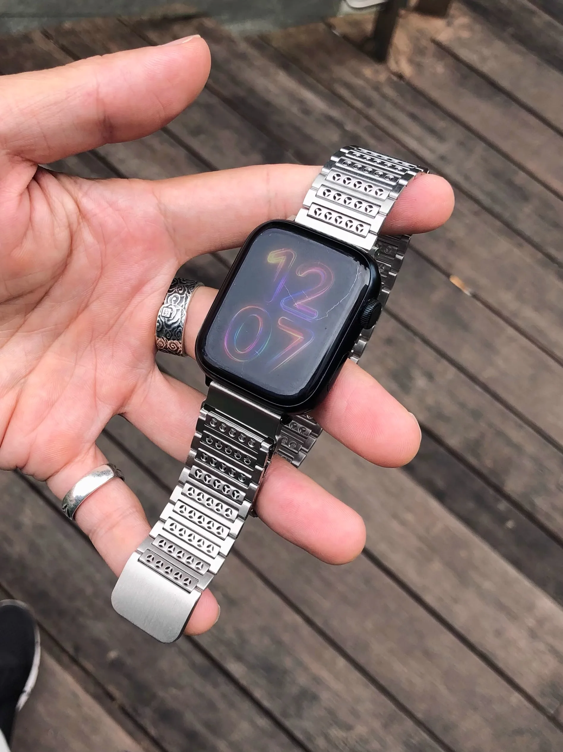 Kakeband Hollow stainless steel for Apple Watch iwatch strap s10 Loop Breathable 987 magnetic
Kakeband Hollow stainless steel for Apple Watch iwatch strap s10 Loop Breathable 987 magnetic