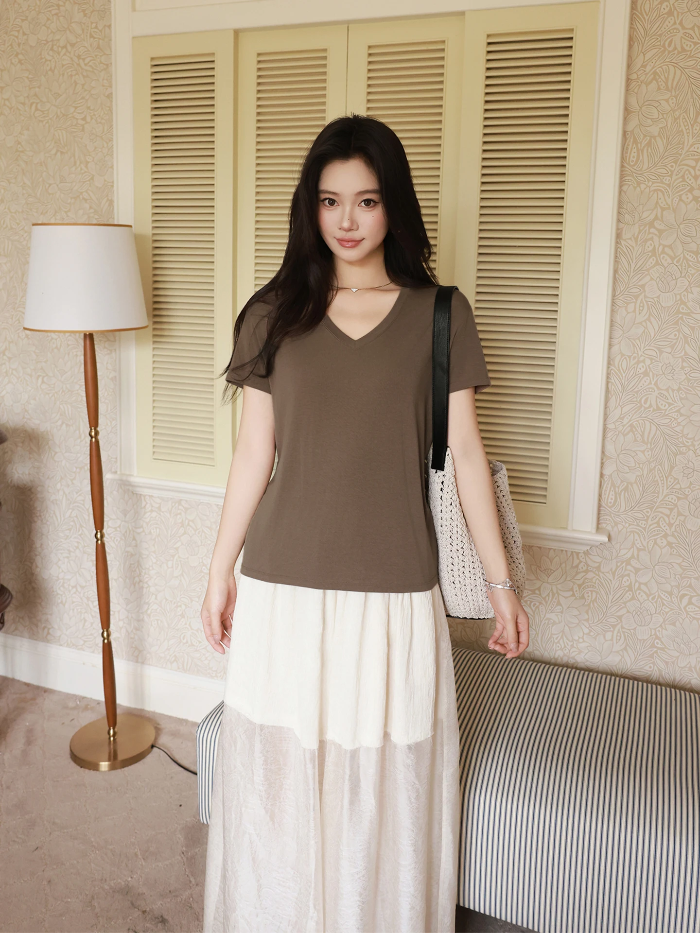 Женская футболка Laying Yang Home Clothes ME из медно-аммиачного шелка, минималистичная, облегающая, модная, с коротким рукавом, весна 2026
Женская футболка Laying Yang Home Clothes ME из медно-аммиачного шелка, минималистичная, облегающая, модная, с коротким рукавом, весна 2026