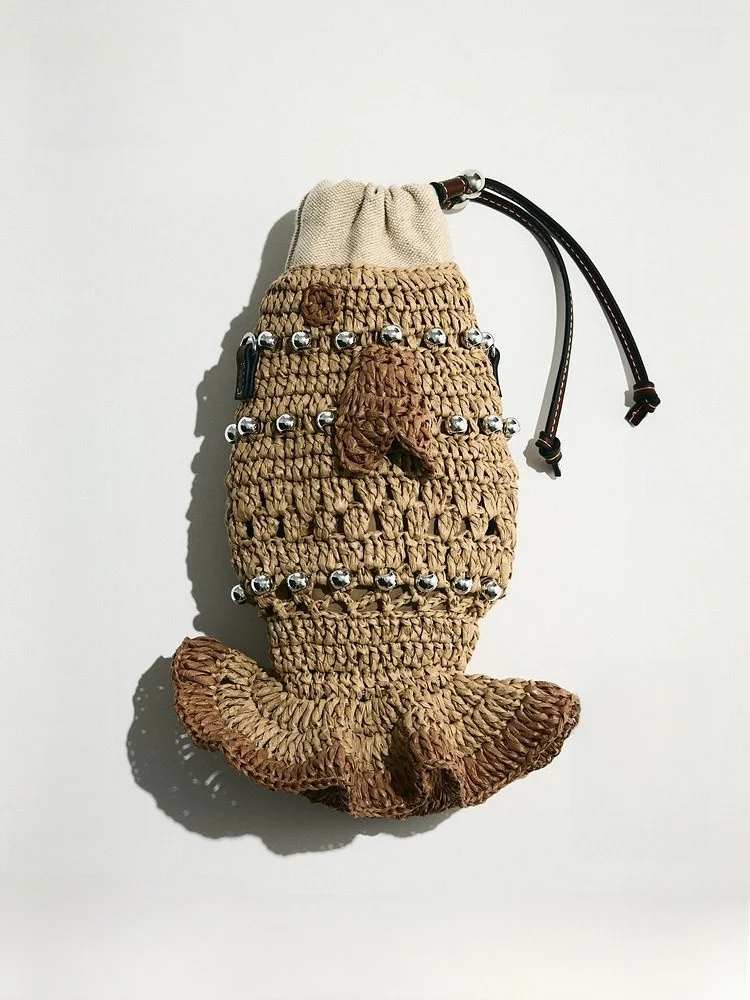 H&M Summer 2026 Ladies Fish Shaped Crossbody Bag 1337902 Animal Style Women's Handbag Fashionable Trendy Satchel
H&M Summer 2026 Ladies Fish Shaped Crossbody Bag 1337902 Animal Style Women's Handbag Fashionable Trendy Satchel