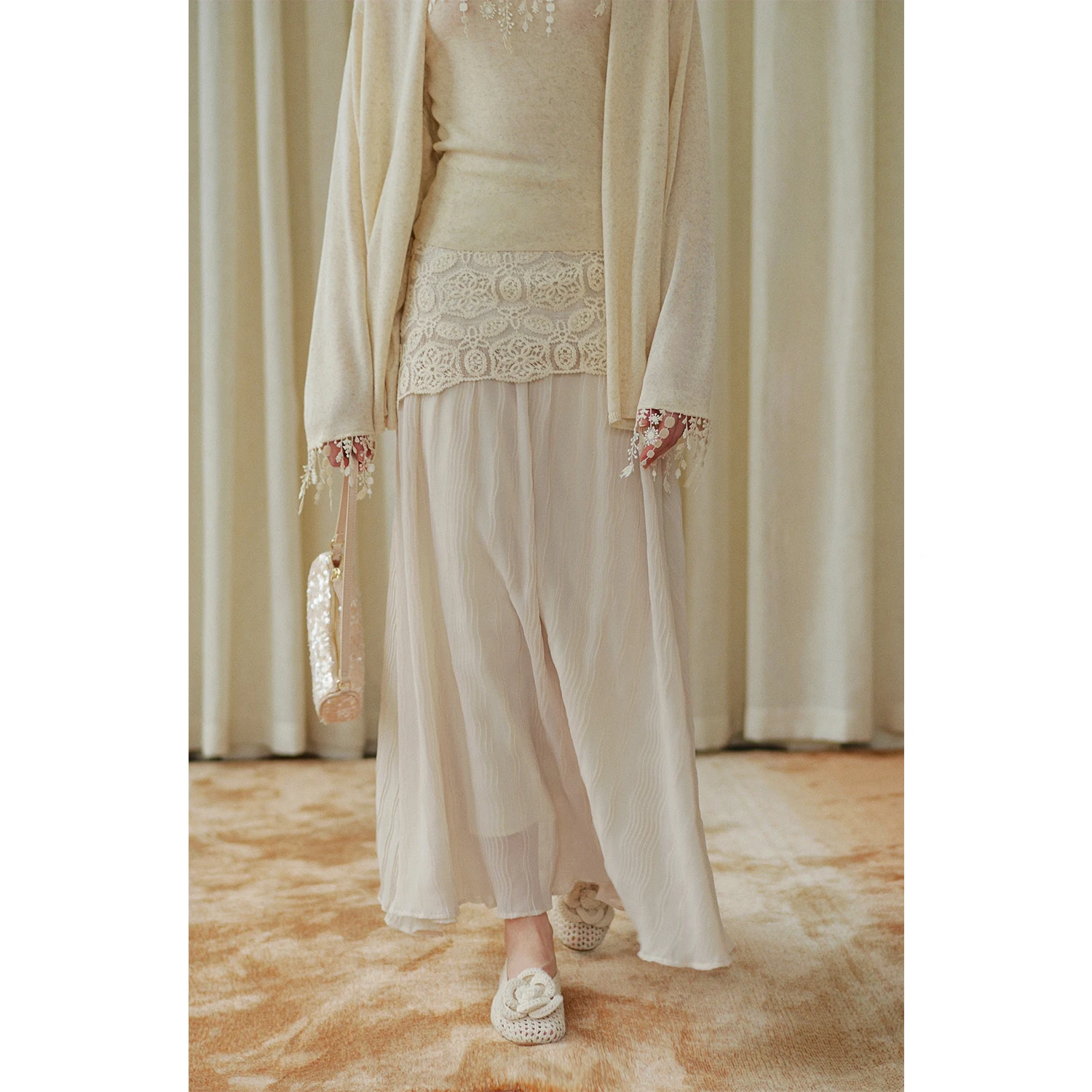 AZHU Heavy Embroidery Lace Hollow out Long Skirt High Waist Women's Summer New Style White Half-length Skirt Ladies Fashion
AZHU Heavy Embroidery Lace Hollow out Long Skirt High Waist Women's Summer New Style White Half-length Skirt Ladies Fashion