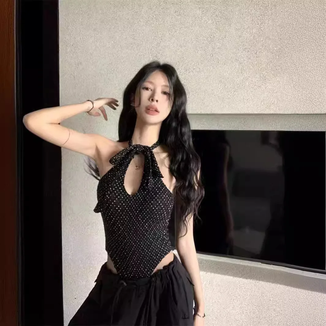 Summer Slim Fit Bandeau Top Inner Wear Hot Girl Fake Jumpsuit Outerwear Vintage Polka Dot Backless Hanging Neck Strap Vest
Summer Slim Fit Bandeau Top Inner Wear Hot Girl Fake Jumpsuit Outerwear Vintage Polka Dot Backless Hanging Neck Strap Vest