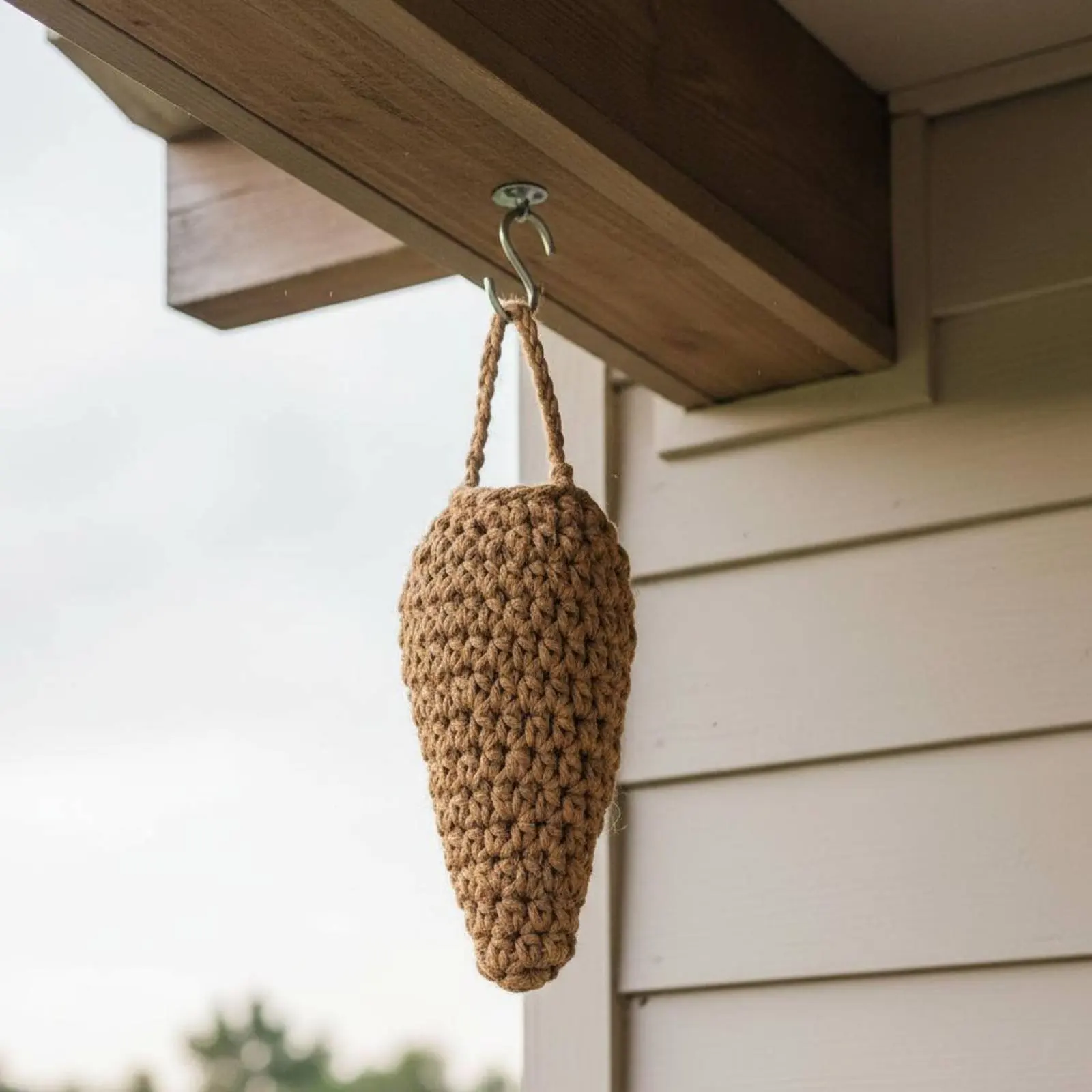Artificial Hornet Nest Lightweight Hornet Nest Decoy Outdoor Decor Reusable Garden Ornament Handmade Look for Porch
Artificial Hornet Nest Lightweight Hornet Nest Decoy Outdoor Decor Reusable Garden Ornament Handmade Look for Porch