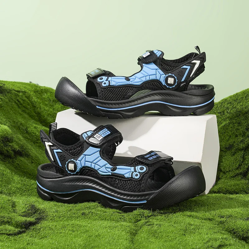 Пара детских сандалий с амортизирующей и устойчивой конструкцией носка, а также нескользящей и износостойкой подошвой MS-TX388.
Пара детских сандалий с амортизирующей и устойчивой конструкцией носка, а также нескользящей и износостойкой подошвой MS-TX388.