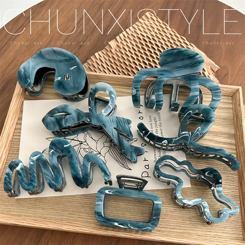 Коготь для волос 2200, ацетат премиум-класса с металлическим акцентом, ниша, заколка для волос на спине, женская элегантная заколка в виде акулы, безопасная фиксация
Коготь для волос 2200, ацетат премиум-класса с металлическим акцентом, ниша, заколка для волос на спине, женская элегантная заколка в виде акулы, безопасная фиксация