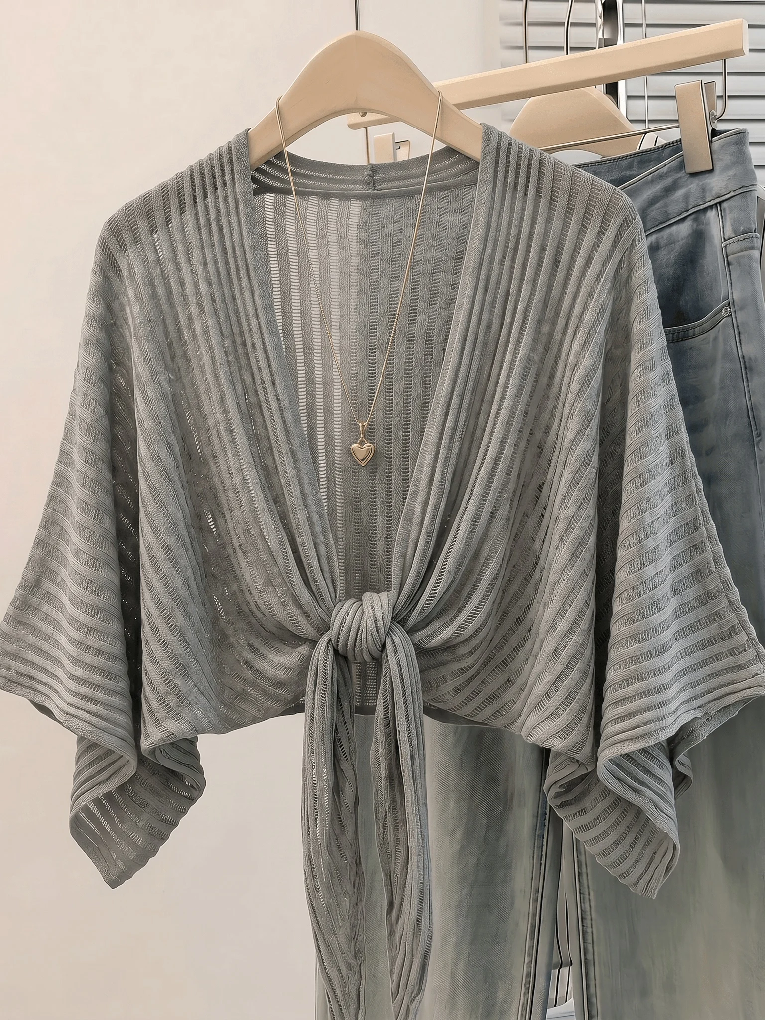 Gray Knitted Open Cardigan Women's Summer New plus Size Sun Protection Outerwear with Strap Vest Top for Commute Korean Style
Gray Knitted Open Cardigan Women's Summer New plus Size Sun Protection Outerwear with Strap Vest Top for Commute Korean Style