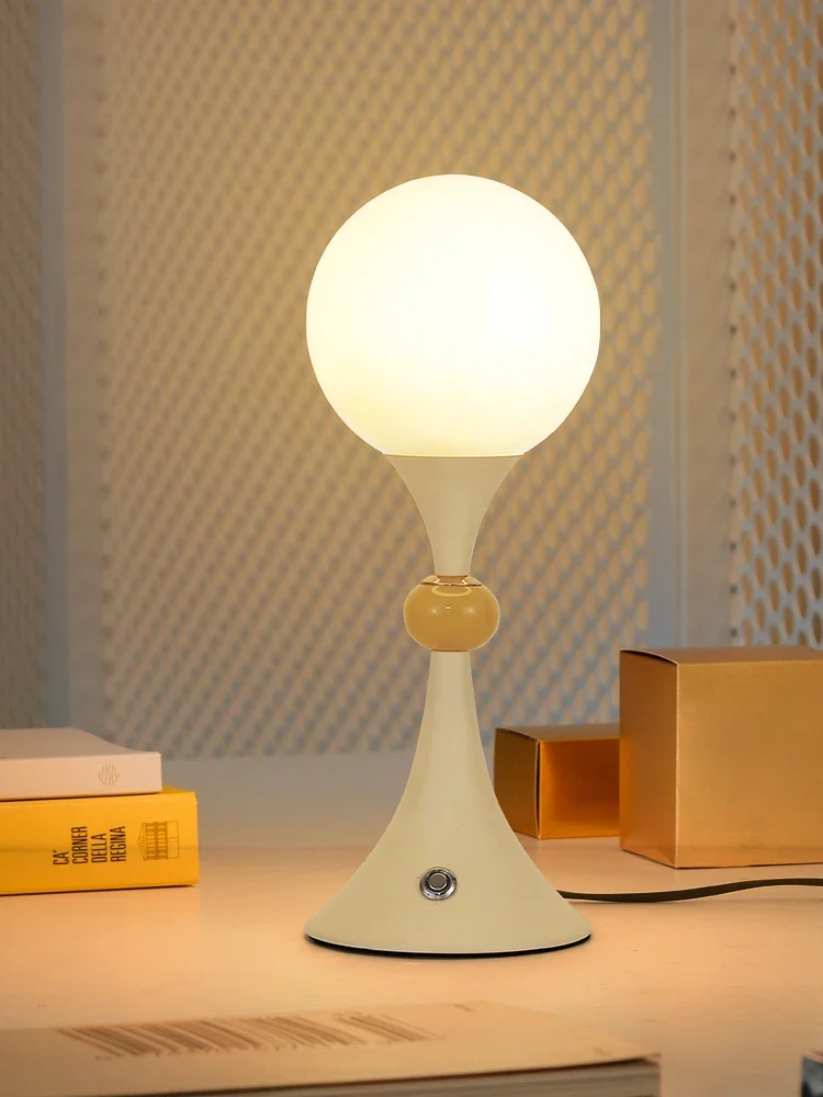 Light luxury cream style ins new creative simple modern gift book bedroom bedside floor eye protection dimming desk lamp
Light luxury cream style ins new creative simple modern gift book bedroom bedside floor eye protection dimming desk lamp