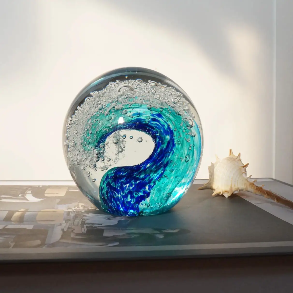 Crystal handicrafts ocean light luxury style wave balls large wave geometric patterns, glass ornaments bubble balls ornaments
Crystal handicrafts ocean light luxury style wave balls large wave geometric patterns, glass ornaments bubble balls ornaments