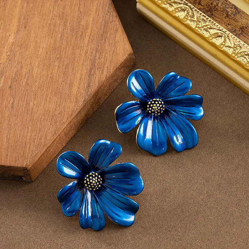 Super fairy and sweet temperament, fairy style three-dimensional flower earrings, light luxury, gentle and high-end commuting ea
Super fairy and sweet temperament, fairy style three-dimensional flower earrings, light luxury, gentle and high-end commuting ea