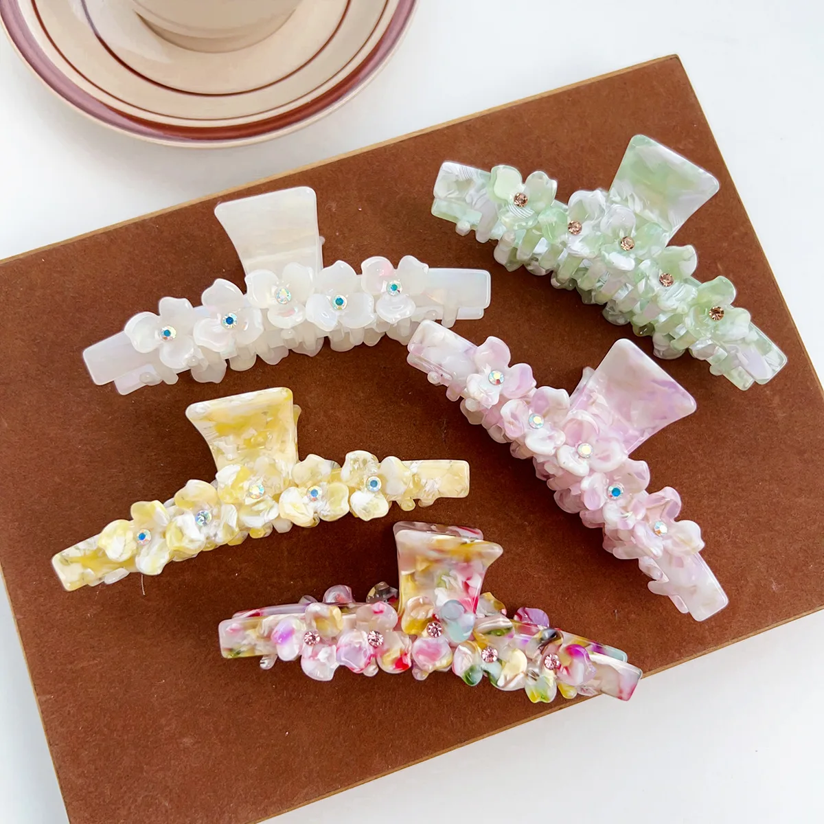 New Flower Acetic Acid Hairclaws for Women Zircon Hair Clip Elegance Sharkclip Crab-clip Hair Accessories Gifts Bridal Headwear
New Flower Acetic Acid Hairclaws for Women Zircon Hair Clip Elegance Sharkclip Crab-clip Hair Accessories Gifts Bridal Headwear