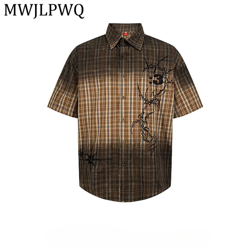 MWJLPWQ Brown Plaid Gradient Shirt Men Thorn Embroidery Loose Short Sleeve Vintage Casual Streetwear Daily Wear Summer Top 15568
MWJLPWQ Brown Plaid Gradient Shirt Men Thorn Embroidery Loose Short Sleeve Vintage Casual Streetwear Daily Wear Summer Top 15568