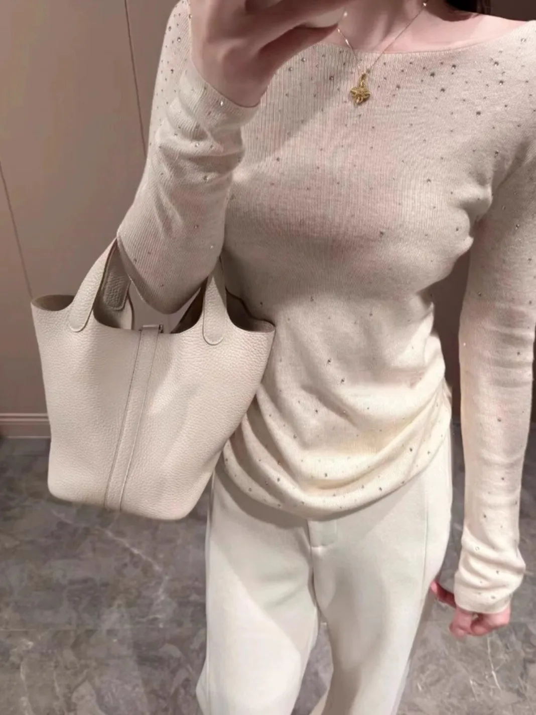 Women's Slim Fit Knitted Sweater with Rhinestones Base Layer Autumn Winter One Shoulder Casual Style Fashionable Top
Women's Slim Fit Knitted Sweater with Rhinestones Base Layer Autumn Winter One Shoulder Casual Style Fashionable Top