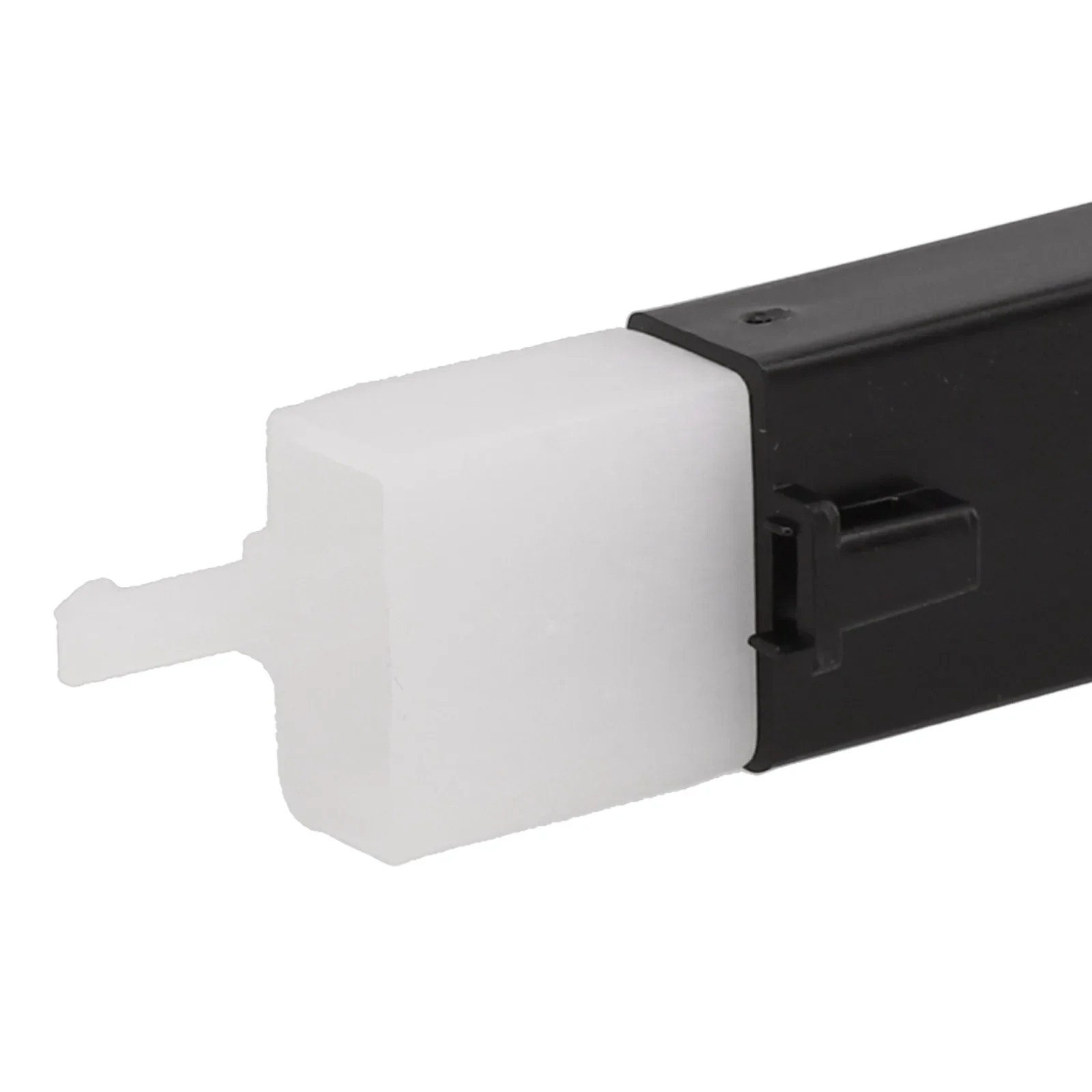LED Headlight Flasher 12V LED Lighting ABS Material Easy To Use High Universality Fitment No Deformation For Headlight
LED Headlight Flasher 12V LED Lighting ABS Material Easy To Use High Universality Fitment No Deformation For Headlight