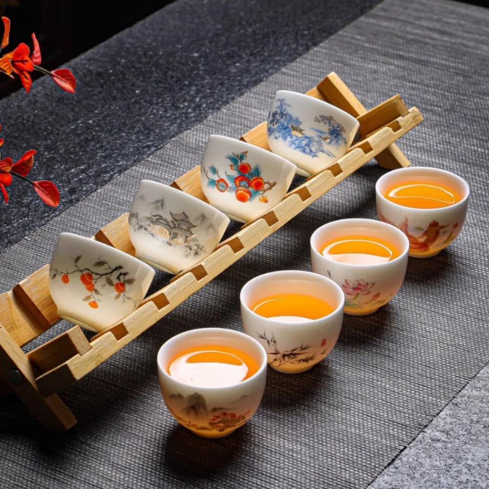 White Mini Tea Cups Display Stand Holders Kitchen Luxury Tea Cups Painting Ceramic Tasse Porcelaine Chinoise Home Decoration
White Mini Tea Cups Display Stand Holders Kitchen Luxury Tea Cups Painting Ceramic Tasse Porcelaine Chinoise Home Decoration