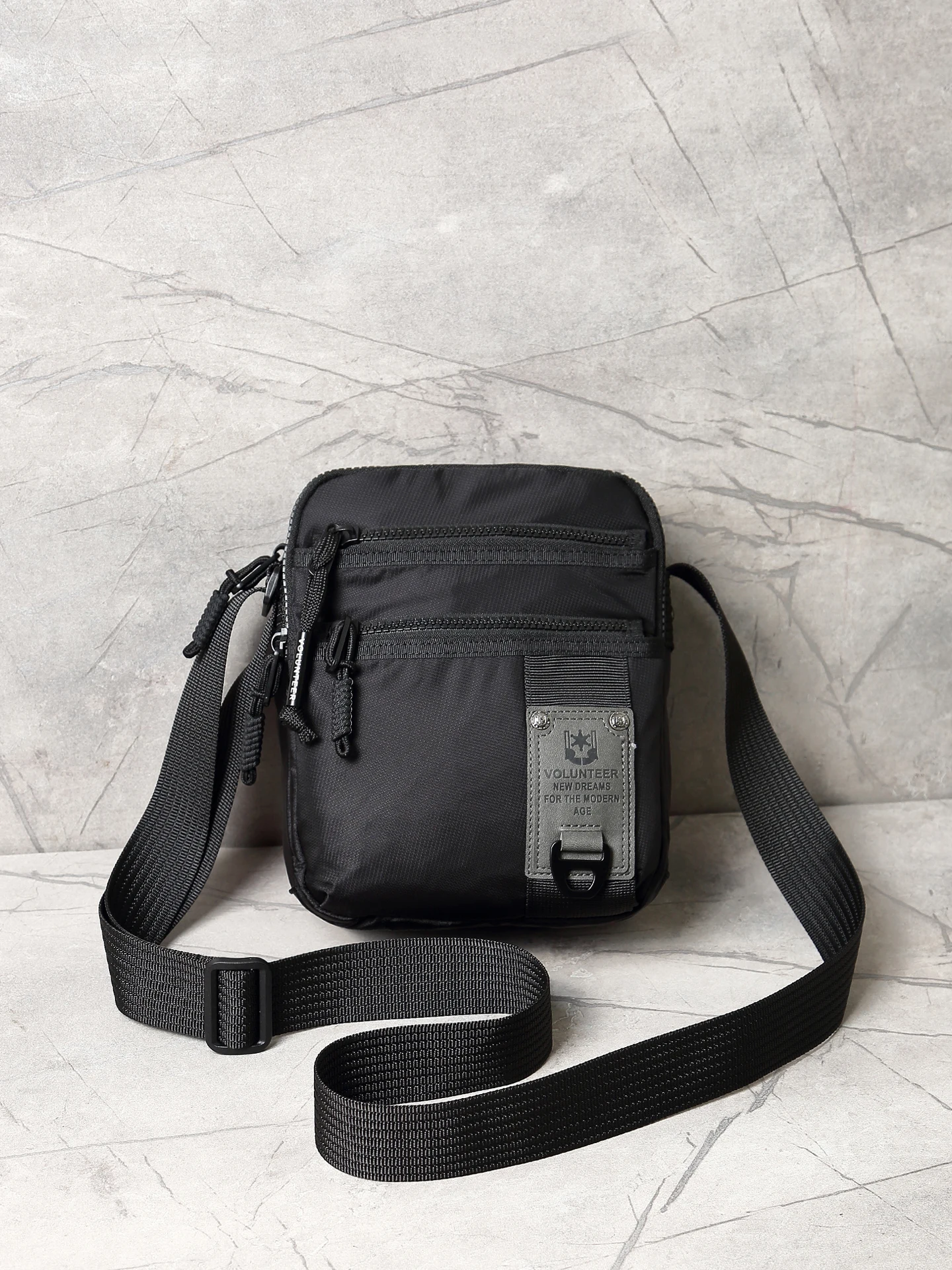 Мужская повседневная сумка через плечо для волонтеров, большая пригородная сумка Capaci, многоэтажная сумка для мобильного телефона, мягкая нейлоновая ткань
Мужская повседневная сумка через плечо для волонтеров, большая пригородная сумка Capaci, многоэтажная сумка для мобильного телефона, мягкая нейлоновая ткань