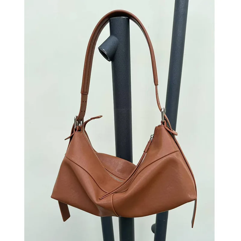 Top-layer vegetable-tanned cowhide underarm bag 2025 new design vintage large capacity fashion women one-shoulder crossbody bag
Top-layer vegetable-tanned cowhide underarm bag 2025 new design vintage large capacity fashion women one-shoulder crossbody bag