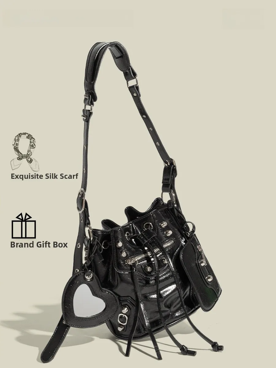 CasperKeanu Punk Sle Rivet Buet Bag Women's Crossbody Bag Faionable Water Buet ape Soft PU Leather oulder Bag
CasperKeanu Punk Sle Rivet Buet Bag Women's Crossbody Bag Faionable Water Buet ape Soft PU Leather oulder Bag