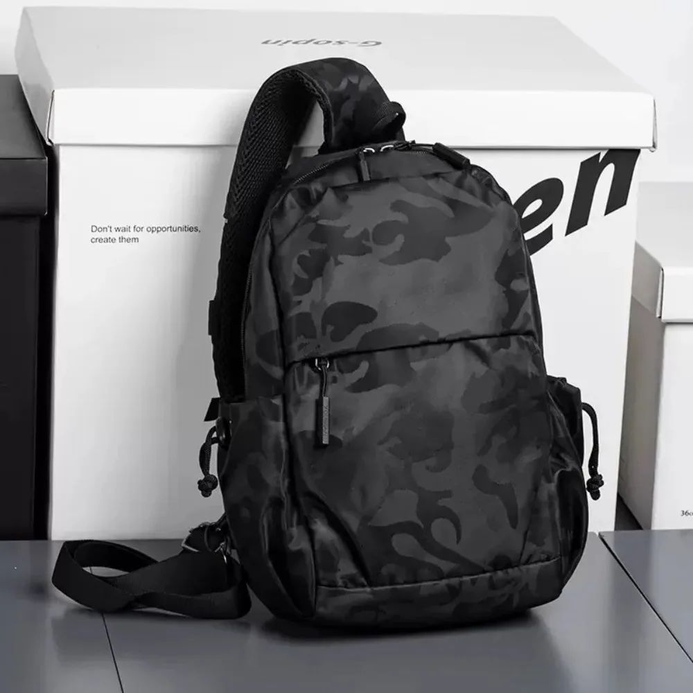 Sports and leisure style trendy crossbody men's simple one-shoulder multi-functional men's breast bag
Sports and leisure style trendy crossbody men's simple one-shoulder multi-functional men's breast bag