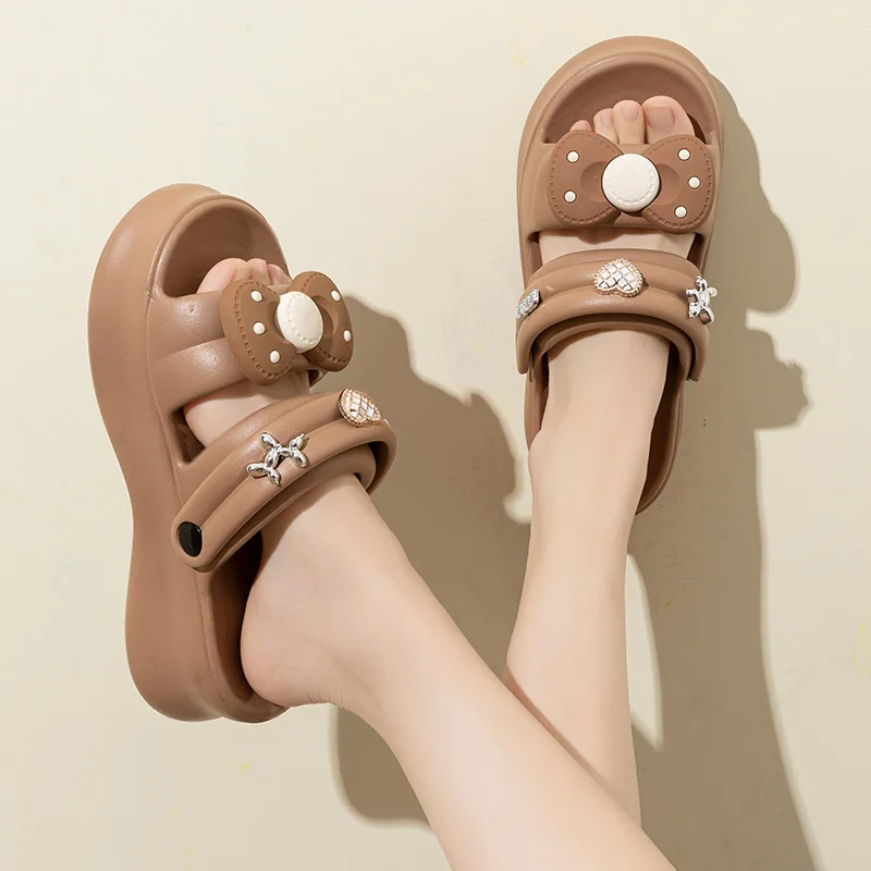 Women's Thick Bottom Cloud Slippers Summer 2024 Soft Sole Platform Slippers Women Light Non-slip Beach Casual Slides Flip Flops
Women's Thick Bottom Cloud Slippers Summer 2024 Soft Sole Platform Slippers Women Light Non-slip Beach Casual Slides Flip Flops
