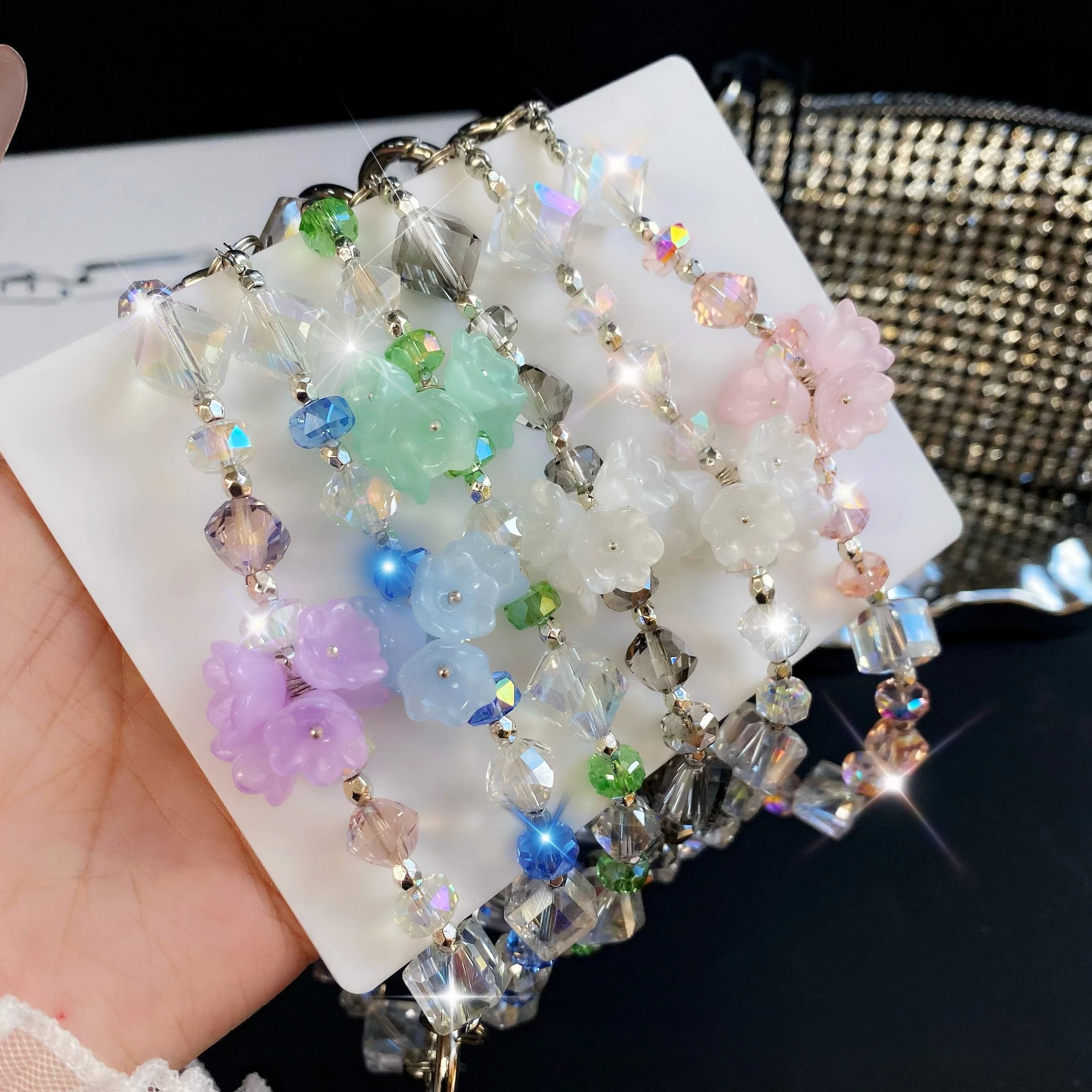 Новый хрустальный кулон из бисера, модный кулон для багажа, чехол для мобильного телефона, брелок, ремешок с защитой от падения, универсальный ремешок, аксессуары
Новый хрустальный кулон из бисера, модный кулон для багажа, чехол для мобильного телефона, брелок, ремешок с защитой от падения, универсальный ремешок, аксессуары