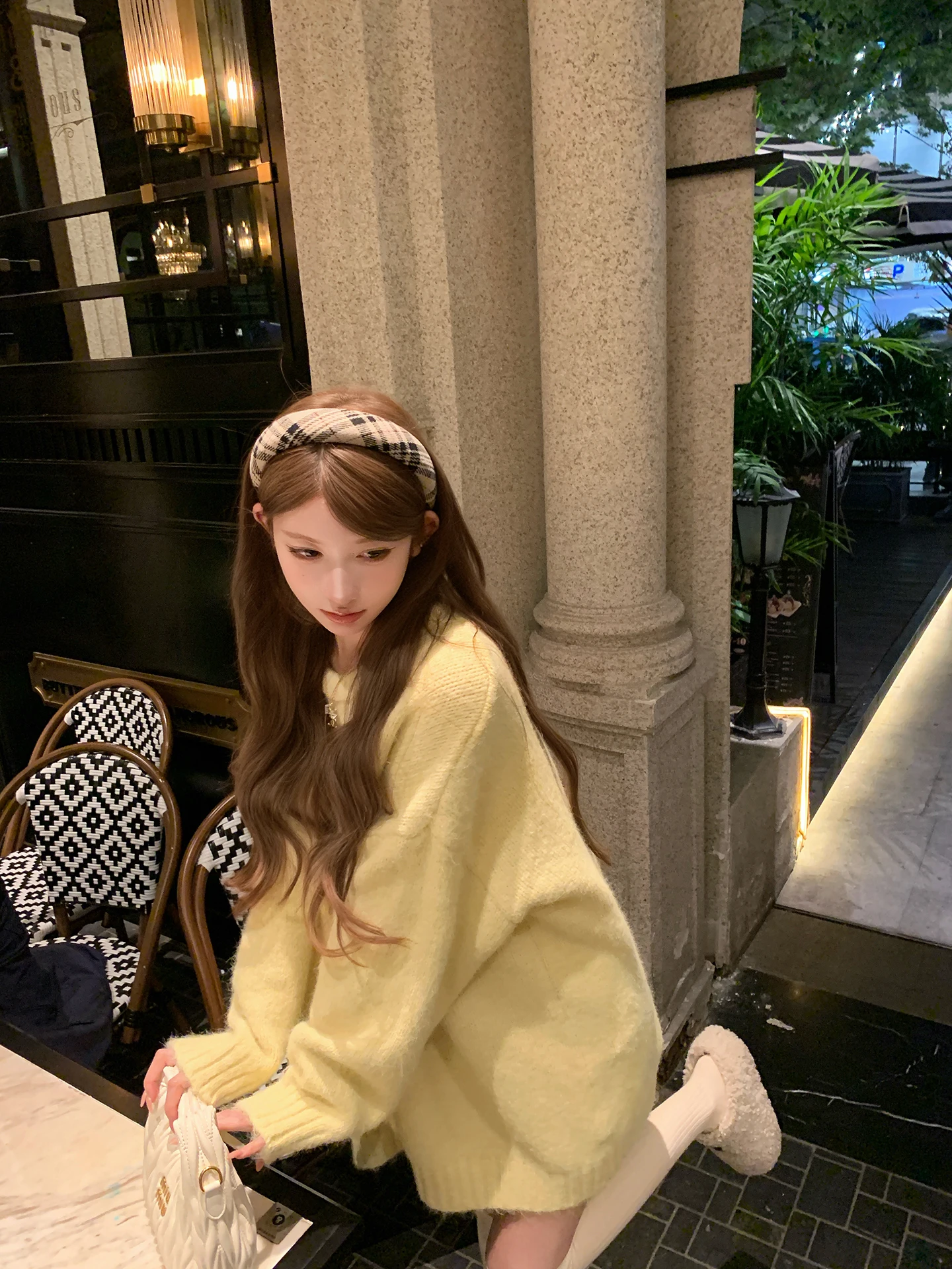 Женский желтый вязаный свитер Chen DaYu, свободный удобный свитер средней длины, теплый зимний модный повседневный трикотаж
Женский желтый вязаный свитер Chen DaYu, свободный удобный свитер средней длины, теплый зимний модный повседневный трикотаж