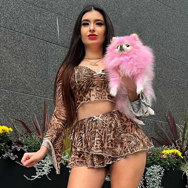 Женские комплекты Dopamine Leopard Hotsweet, женский модный топ с юбкой для ночного клуба, женский костюм Ins Chic, вечерние, праздничный, готический, панк-набор
Женские комплекты Dopamine Leopard Hotsweet, женский модный топ с юбкой для ночного клуба, женский костюм Ins Chic, вечерние, праздничный, готический, панк-набор