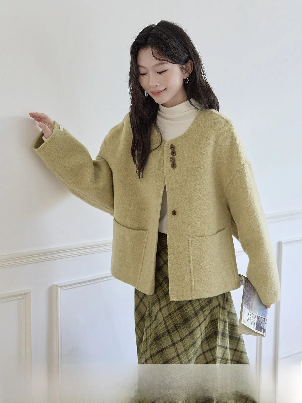 Elegant Double-Sided Woolen Coat Women's round Neck Short Style Fashionable Versatile Korean Version Thickened Winter New Arr...
Elegant Double-Sided Woolen Coat Women's round Neck Short Style Fashionable Versatile Korean Version Thickened Winter New Arr...
