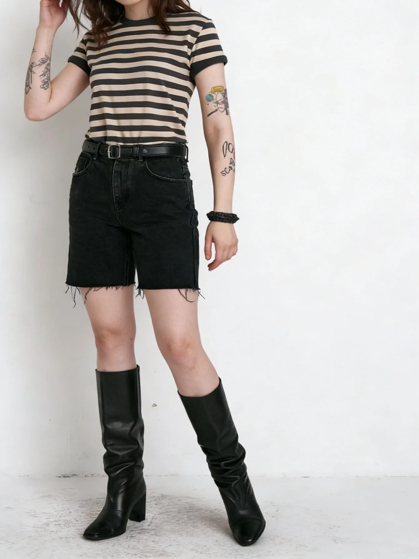 Джинсовые шорты Drip Black Slim для мужчин, однотонные, минималистичные, в стиле ретро. Аксессуары и ремни в комплект не входят.
Джинсовые шорты Drip Black Slim для мужчин, однотонные, минималистичные, в стиле ретро. Аксессуары и ремни в комплект не входят.