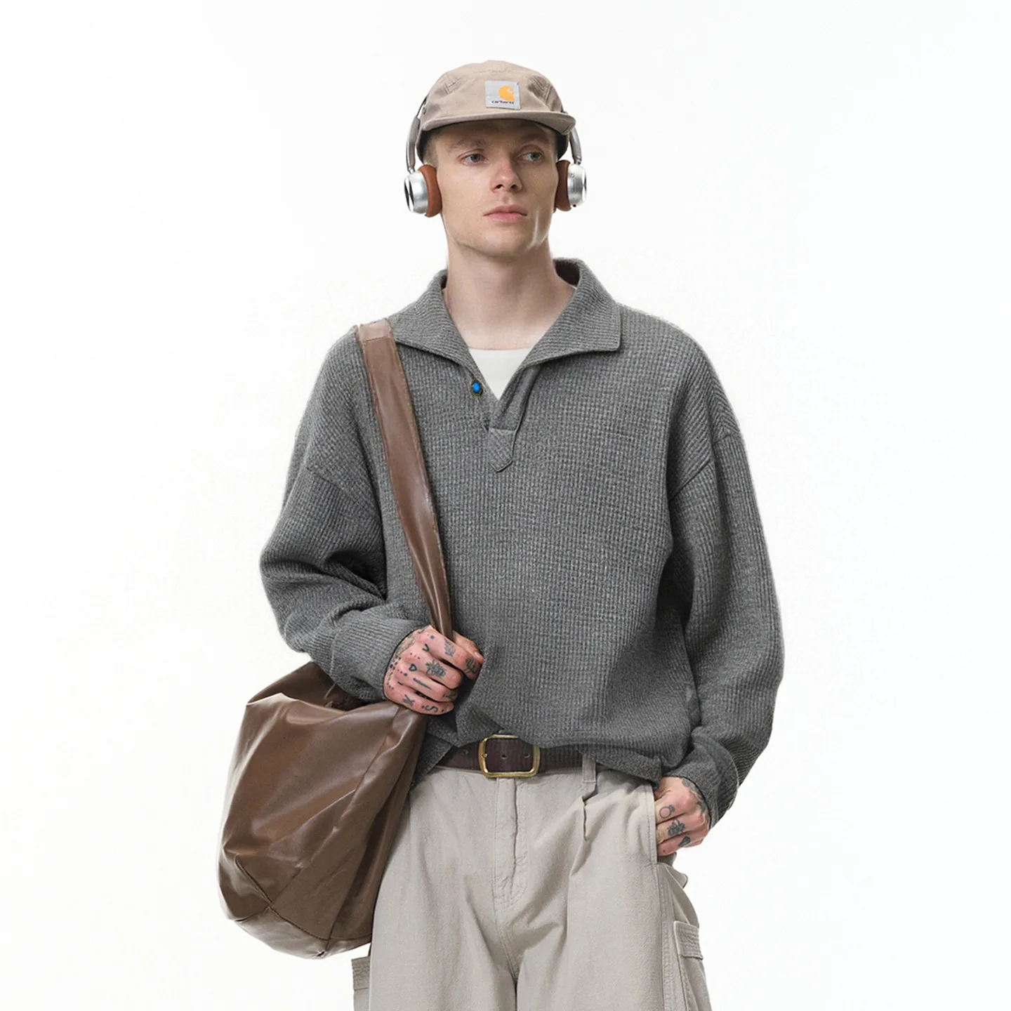 Новая зимняя модная футболка свободного кроя с длинным рукавом в винтажном итальянском стиле с цельным воротником для мужчин, для активного отдыха
Новая зимняя модная футболка свободного кроя с длинным рукавом в винтажном итальянском стиле с цельным воротником для мужчин, для активного отдыха