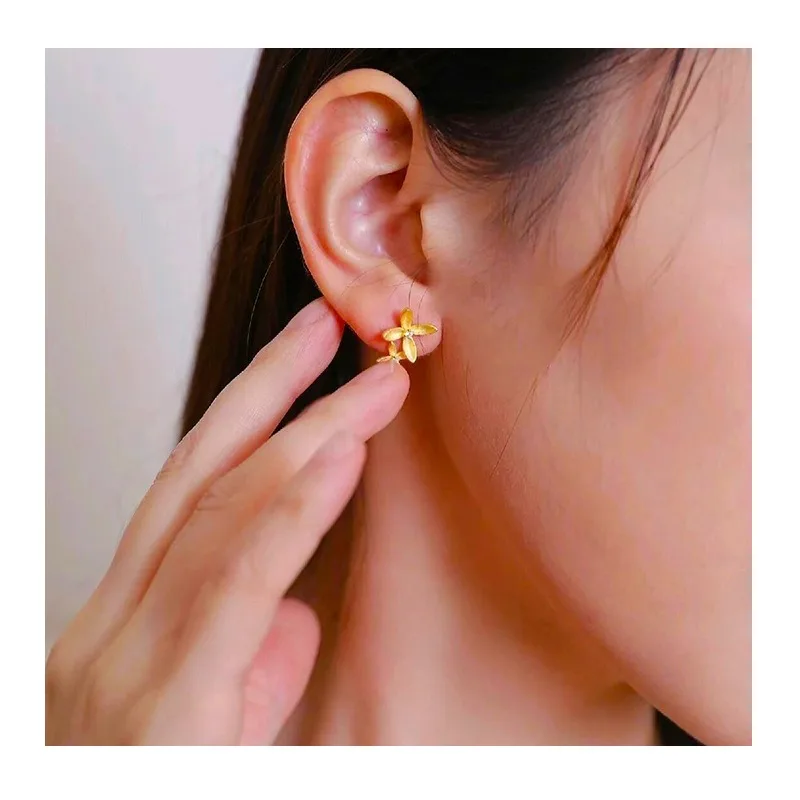New Asymmetric Gold Flower Stud Earrings for Women's Light Luxury Temperament Zircon Flower Earrings for Women's Gifts
New Asymmetric Gold Flower Stud Earrings for Women's Light Luxury Temperament Zircon Flower Earrings for Women's Gifts
