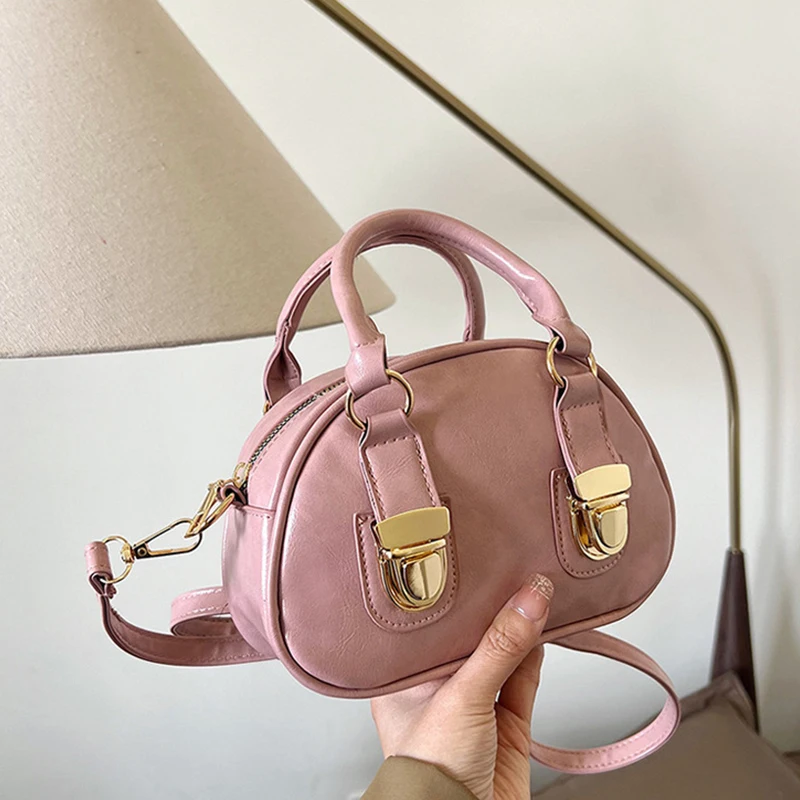 Vintage Women Pu Handbags Solid Large Capacity Female Casual Crossbody Boston Bags Female Soft Commute Leather Messenger Packs
Vintage Women Pu Handbags Solid Large Capacity Female Casual Crossbody Boston Bags Female Soft Commute Leather Messenger Packs