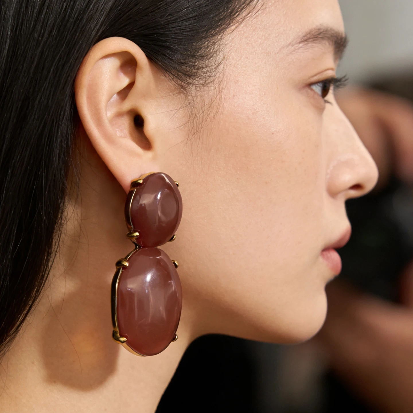 2026 Europe Designer Brand Red Green Earrings Ear Clip Women Top Quality Luxury Jewelry Trend
2026 Europe Designer Brand Red Green Earrings Ear Clip Women Top Quality Luxury Jewelry Trend