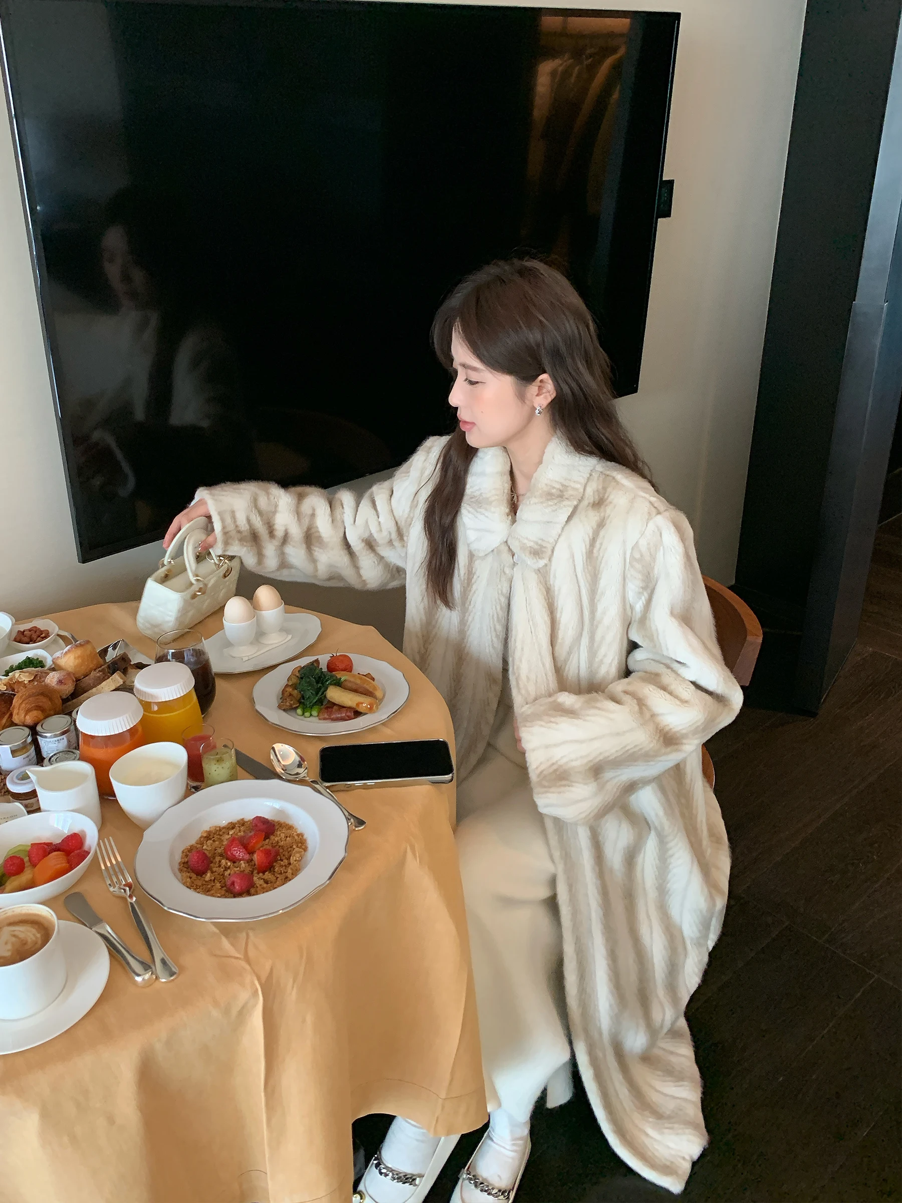 Ele Long Young Sle Women's Mink Fur Coat Eco-Friendly Summer Home Winter Faionable Outerwear Vintage Commute Wind
Ele Long Young Sle Women's Mink Fur Coat Eco-Friendly Summer Home Winter Faionable Outerwear Vintage Commute Wind