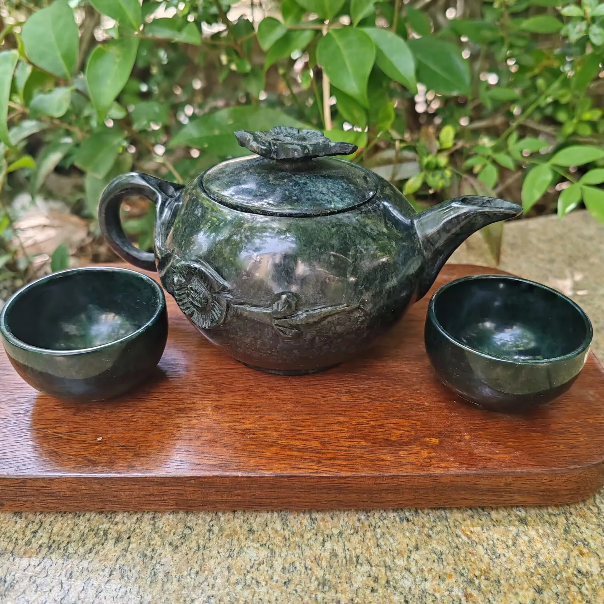 Natural Stone Tea Set Chinese Tea Ceremony Tibetan Medicine King Stone Magnetic Jade Teaset 1 Teapot 4 Cups Kung Fu Teaset Gift
Natural Stone Tea Set Chinese Tea Ceremony Tibetan Medicine King Stone Magnetic Jade Teaset 1 Teapot 4 Cups Kung Fu Teaset Gift
