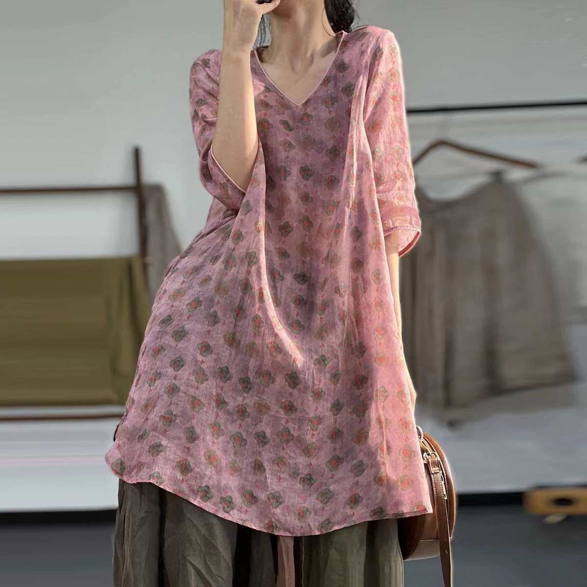 Summer Thin Cotton Linen Floral Print A-Line Dress Large Size Women's Five-Quarter Sleeve V-Neck Slimming Age-Defying Midi Dress
Summer Thin Cotton Linen Floral Print A-Line Dress Large Size Women's Five-Quarter Sleeve V-Neck Slimming Age-Defying Midi Dress